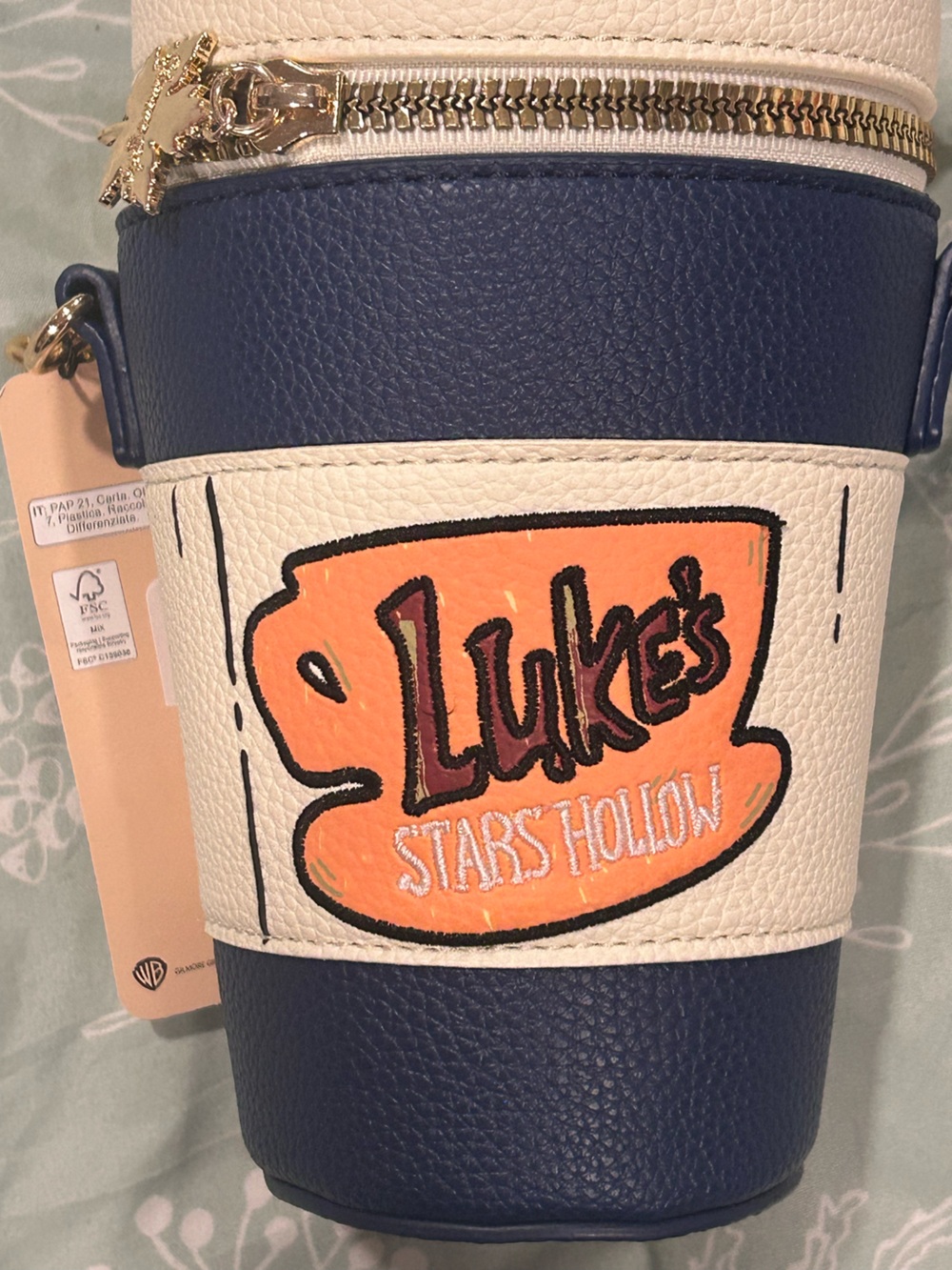 Gilmore Girls 'Luke's' Cup Crossbody Bag and Motif Socks- 5 Pairs - Picture 3 of 10